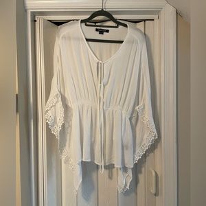 New Look White Top With Bat Wings And Pretty Lace Detail. Super Cute! Li…